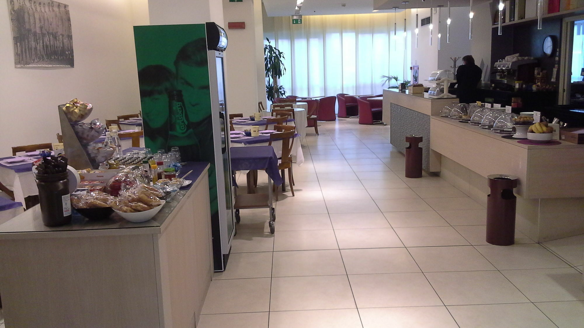 מודנה Hotel Lux מראה חיצוני תמונה