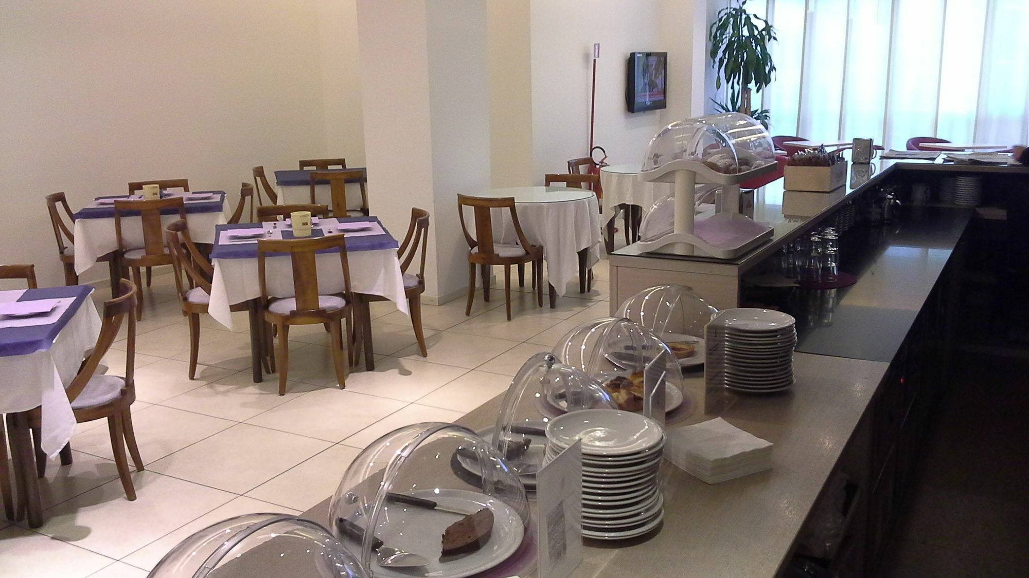 מודנה Hotel Lux מראה חיצוני תמונה